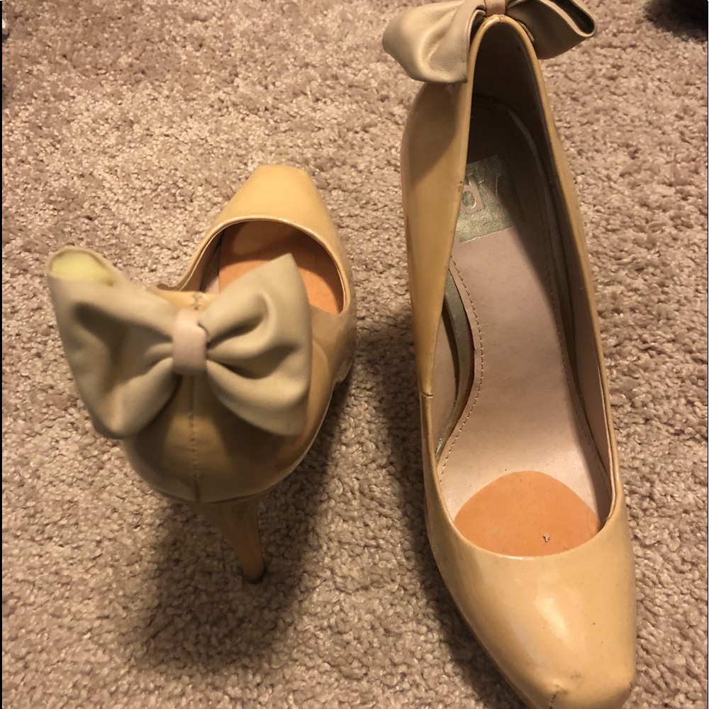 Dolce Vita heels with bow on back